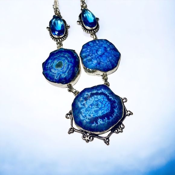 Blue Solar Quartz & Topaz Gemstones in a 925 Sterling Silver Overlay Necklace - Picture 5 of 8